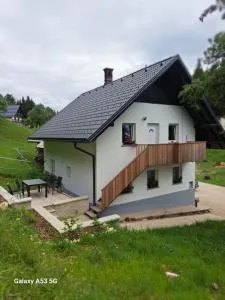 Tourist Farm Pr' Maretč - 班斯卡比斯特里察