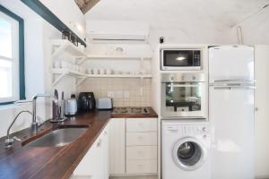 Family Tides in Langezandt Struisbaai