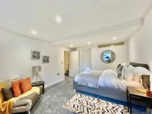 By The Beach Central Flat Accommodating 5 Guests - 布莱顿霍夫