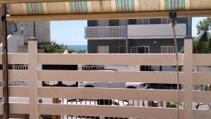 Delizioso indipendente fronte mare con giardino