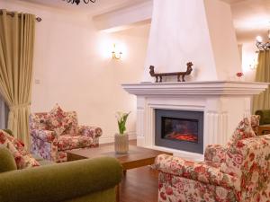 Winchester Little England