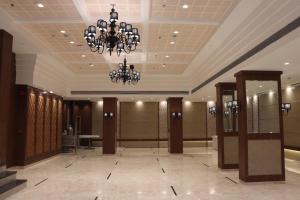 Hotel Golden Nest Thane