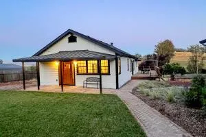 Penngrove Farmhouse Retreat - Penngrove