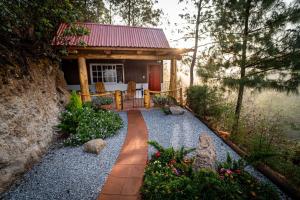 Finca Chuchiyá cabañas Tecpan