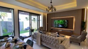 Damac Hills 2 Poolside