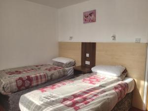 Superior Twin En-suite Room room in The Gatwick White House Hotel