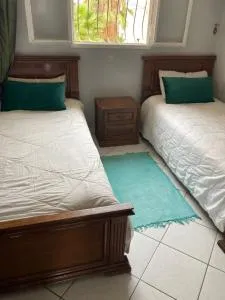 Chambre minimaliste et lumineuse - Ouled Jabeur