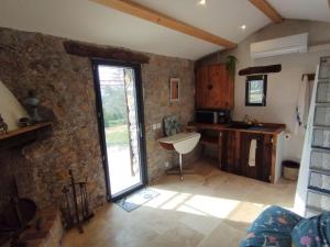 Maisons de vacances CABANON PROVENCAL EN PIERRES et ACCES PISCINE LUXE : photos des chambres