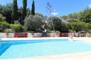 Villa Romaquenti, Trans en Provence 137m2, 5 lits double, 10 personnes, piscine, terrain pétanque, jeu de fléchettes - 4hvězdičkové hotely ve městě Trans-en-Provence