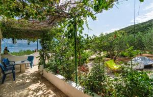 2 Bedroom Beautiful Home In Novo Selo