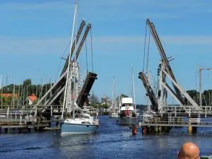 Pension Augenblick - 施特拉尔松德