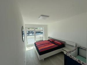 Neue Doppelhaushälfte mit Terrasse, Balkon und Garten