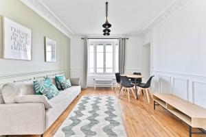 Appartement Vue sur Tour effeil Defense - 4-star hotels in Puteaux