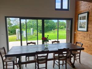 Maisons de vacances LE GRAND CASTILLON - Gite peche avec 2 etangs prives, foret et Jacuzzi en option : photos des chambres