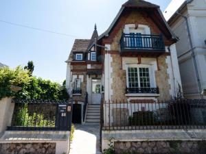Maisons de vacances Holiday Home Villa Deauville by Interhome : photos des chambres