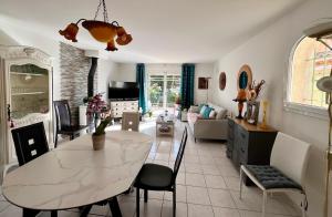 Villas Villa climatisee avec jacuzzi : photos des chambres