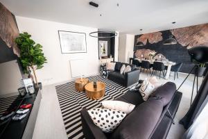 4BR & 2,5Bath Heritage Panorama Apt with Terrace