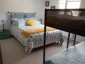 Charmant F1 indépendant rez de jardin proche de vichy petits dej compris - 阿列河畔美岸