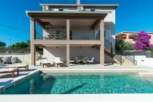 Villa Cvita with pool - Jovići