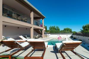 Villa Cvita with pool 