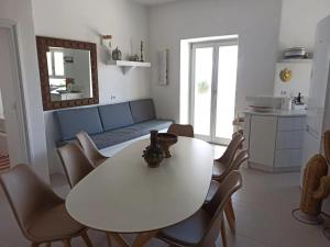 Chic flat with terrace in Antiparos and sea view