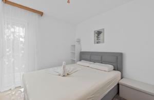 Apartment in Sukošan with Seaview, Terrace, Air condition, WIFI (3495-2)