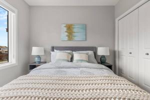 Brand New Luxury Walk-out Suite - Calgary