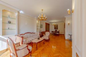 Royal 3 bedrooms apartment