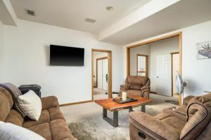 Mountain View Apartment Near Downtown & Hiking