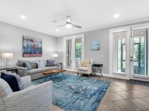 Gulf Place Courtyard 29 by Newman-Dailey