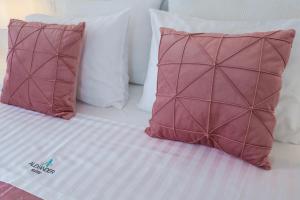 Alexander Suites