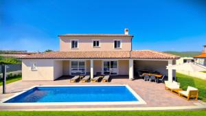 Villa Terrana - Ubytování bez kategorie ve městě Rovinjsko Selo