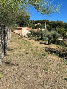 Villas Ollioules, au coeur de la pinede, proche de la mer : photos des chambres