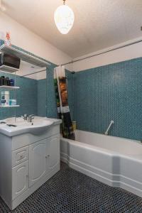 Villas Ollioules, au coeur de la pinede, proche de la mer : photos des chambres