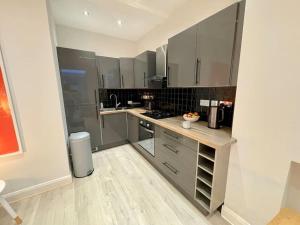 Charming 2 Bed Garden Flat in Finchley Central