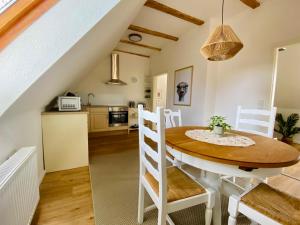 Ferienwohnung Straußenblick Dachgeschoss - keine Monteure