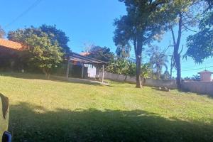 Chácara em Atibaia com piscina e lareira