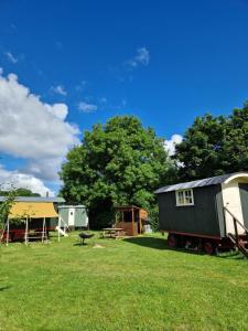 The Delkin Shepherds Huts Castle Combe