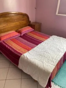 Chambre minimaliste et lumineuse - Essehoul