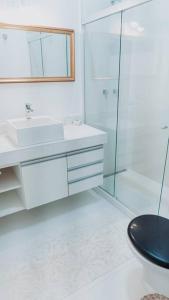 Na Praia, com Terraço e Jardim- Leblon 2 suítes