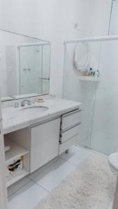 Na Praia, com Terraço e Jardim- Leblon 2 suítes