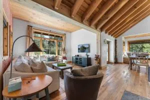 Soda Springs 3BR Ski and Lake Retreat - Emigrant Gap