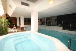 Appartements LE CHALET - Piscine 3 - Studio pour 4 Personnes MAE-8704 : photos des chambres