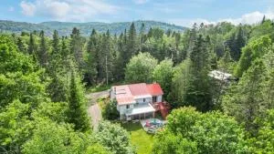 Havre de détente avec foyer et spa - Val-David