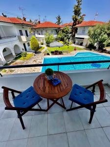 Palm trees apartment