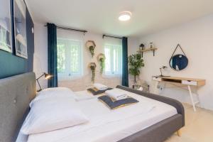 Apartament w Sopocie w przyziemiu by Grand Apartments