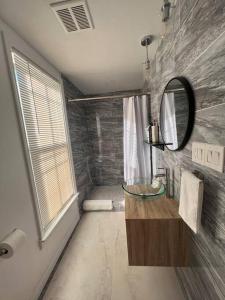 Coastal house 2 bedroom walk to the falls