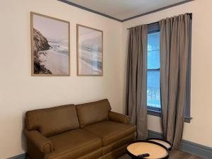 Coastal house 2 bedroom walk to the falls