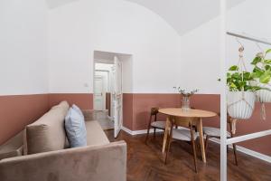 2-Bedroom Apartment - Rejtana 10