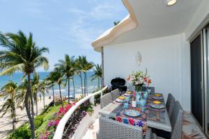 Ocean Front, With Pool, 6 People, Quinta del Mar PH502